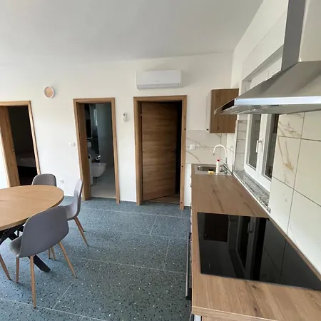 Apartma Lavanda 4 * Dobrinj