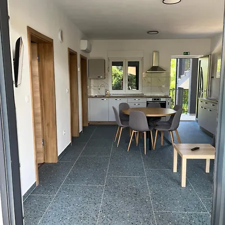Apartma Lavanda 4 Lejlighed Dobrinj