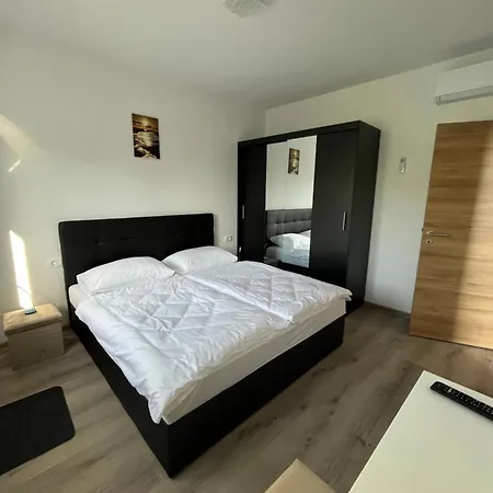 Apartma Lavanda 4 Lejlighed Dobrinj